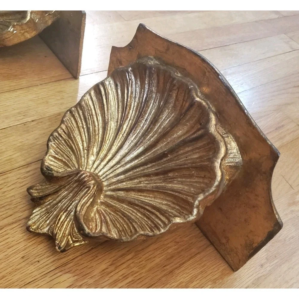 Vtg Pair Gilt Carved Wood Scallop Shell Wall Shelves Corbels Hollywood Regency